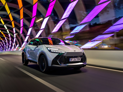 Untitled-3_0004_Toyota_C-HR-22